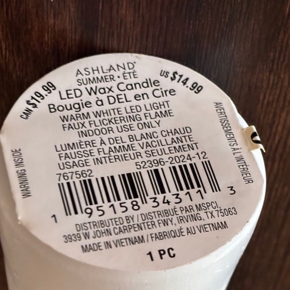 Battery Operated Wax Candles w warm lighting Requires 2AA Batteries Will Provide - Picture 3 of 4